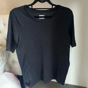 Athleta Black half sleeve ribbed workout top